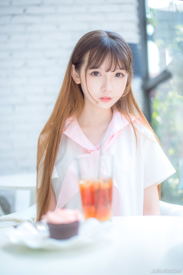 我迎著朝野站在大海的面前,对自己说:如果时光不能倒流,就让这一切,随风而去吧